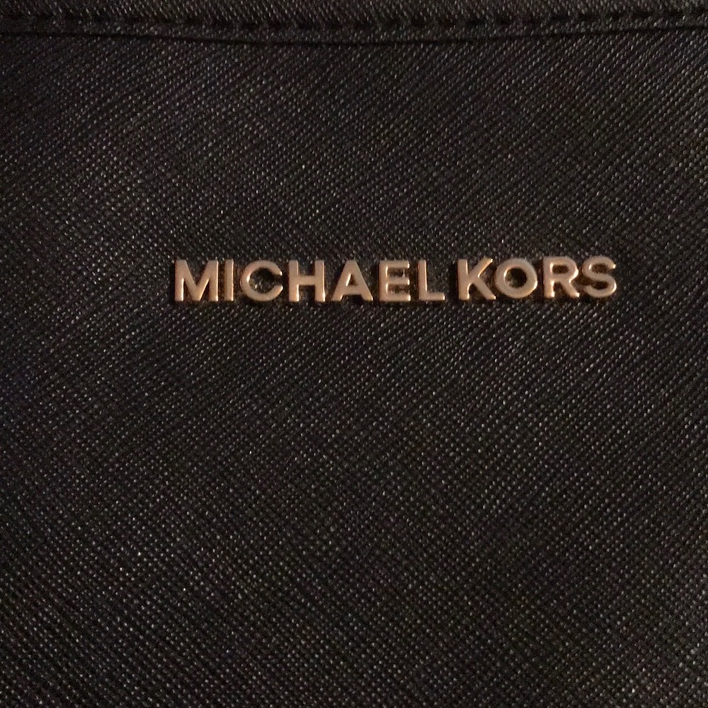 MICHAEL KORS Jet Set Med Saffiano Leather Tote